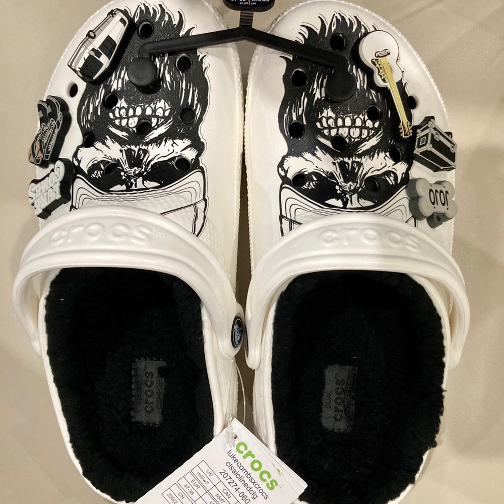 LUKE COMBS CLASSIC LINED CROCS